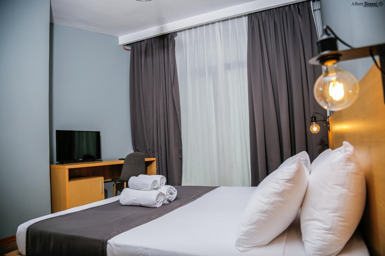 Arc Hotel Tirana Yzberish Bagian luar foto