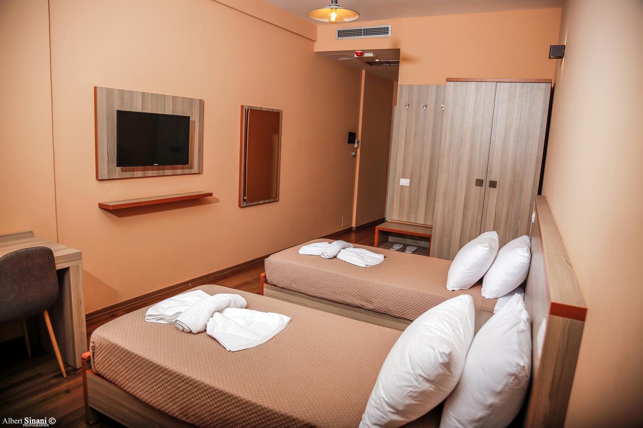 Arc Hotel Tirana Yzberish Bagian luar foto