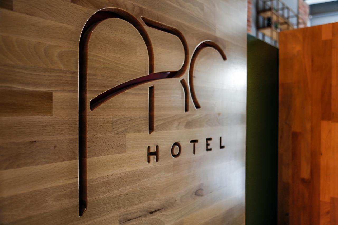 Arc Hotel Tirana Yzberish Bagian luar foto